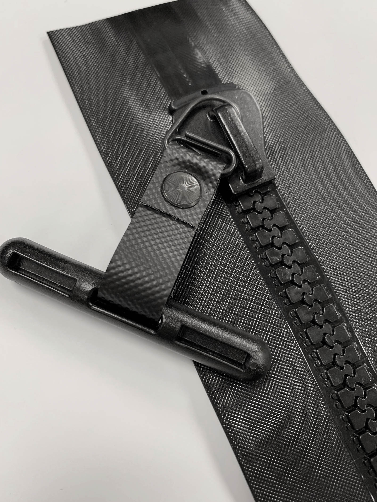 AquaSeal® Zipper Black Stainless Slider Image
